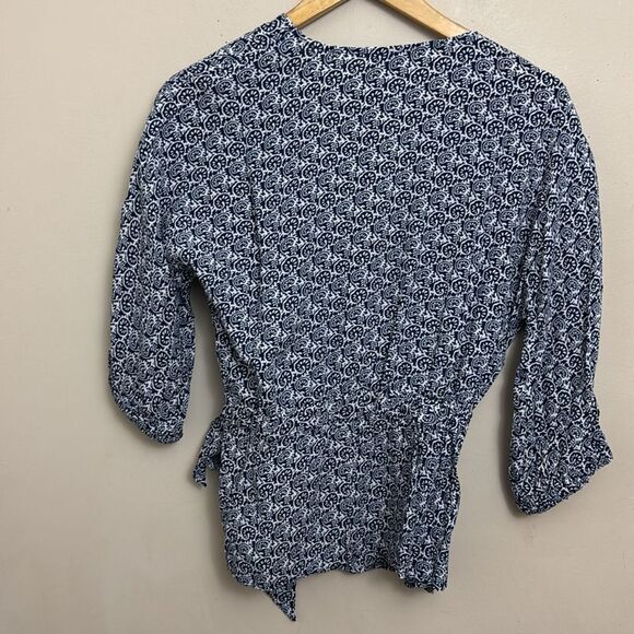NWT Talbots Navy White Print 3/4 Sleeves Wrap Blouse size S Business Casual - Picture 2 of 9